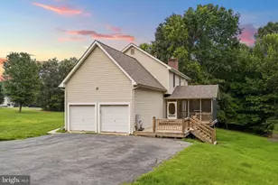 6905 Hawkins Gate Rd, La Plata, MD 20646 - Photo 3