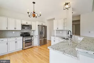 120 Hawthorne Greene Cir, La Plata, MD 20646 - Photo 5