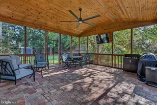 1034 Norfolk Dr, La Plata, MD 20646 - Photo 11
