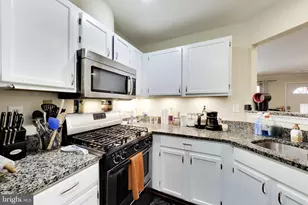 2357 Hazelwood Ct, Waldorf, MD 20601 - Photo 9