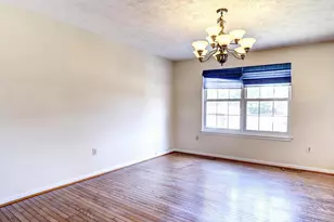 10389 Chamberlin Ct E, Waldorf, MD 20601 - Photo 7