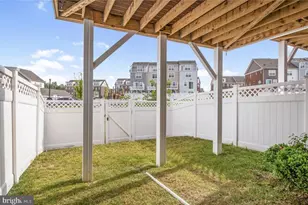 11687 Emily Dickinson Pl, White Plains, MD 20695 - Photo 33