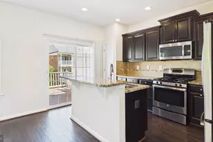11482 Stockport Pl, White Plains, MD 20695 - Photo 9