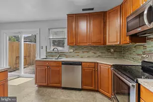 332 Woodside Pl, Waldorf, MD 20601 - Photo 3
