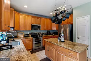 1004 Glen Oak Ct, La Plata, MD 20646 - Photo 13