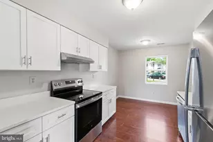 826 Holly Dr, La Plata, MD 20646 - Photo 11