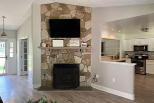 1367 Redwood Cir, La Plata, MD 20646 - Photo 9