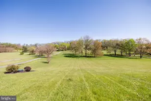 2561 Cedar Ridge Dr, Westminster, MD 21158 - Photo 13