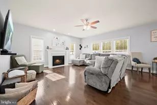823 Nell Dr, Sykesville, MD 21784 - Photo 9