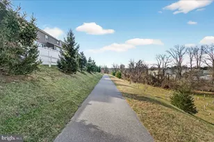 2896 Town View Cir, New Windsor, MD 21776 - Photo 37