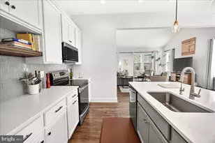 2896 Town View Cir, New Windsor, MD 21776 - Photo 17