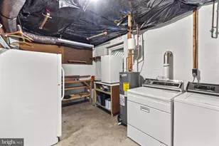 1958 Gardenia St, Sykesville, MD 21784 - Photo 25