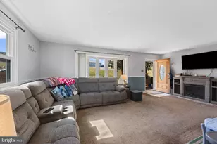 5811 Westchester Hills Ct, Eldersburg, MD 21784 - Photo 3