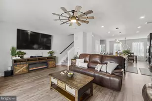 2757 Town View Cir, New Windsor, MD 21776 - Photo 9