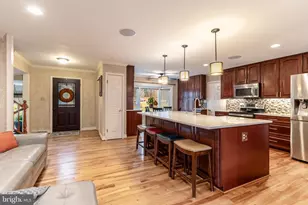 604 Roundtree Ct, Sykesville, MD 21784 - Photo 5