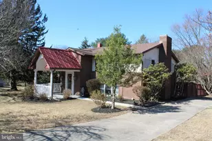 4402 Klee Ct, Sykesville, MD 21784 - Photo 3