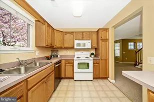 908 Roller Coaster Ct, Mount Airy, MD 21771 - Photo 17