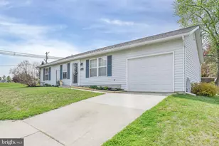 1402 Burnside Dr, Hampstead, MD 21074 - Photo 23