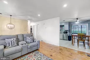 918 Century St, Hampstead, MD 21074 - Photo 5