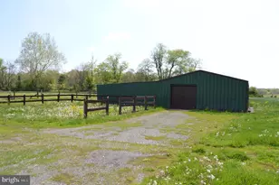 2051 Stover Rd, Taneytown, MD 21787 - Photo 5