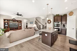 2788 Town View Cir, New Windsor, MD 21776 - Photo 17