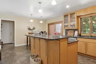 2185 Sams Creek Rd, Westminster, MD 21157 - Photo 3
