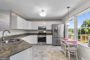 942 Litchfield Cir, Westminster, MD 21158 - Photo 11