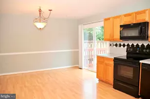 125 N Towne Ct, Mount Airy, MD 21771 - Photo 3