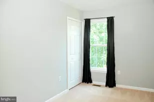125 N Towne Ct, Mount Airy, MD 21771 - Photo 9