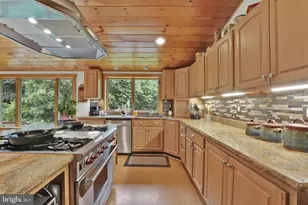 1720 Charles Ray Acres Dr, Sykesville, MD 21784 - Photo 11