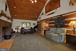 1720 Charles Ray Acres Dr, Sykesville, MD 21784 - Photo 9