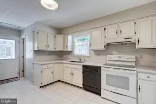 4107 Murphys Run Ct, Hampstead, MD 21074 - Photo 7