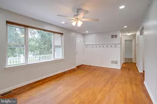 7002 Bristol Pl, Sykesville, MD 21784 - Photo 9