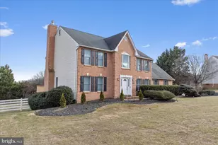 2111 Warren Way Dr, Westminster, MD 21157 - Photo 3