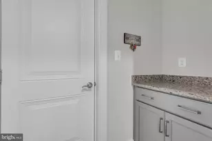 2820 Town View Cir, New Windsor, MD 21776 - Photo 19