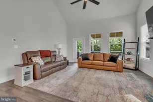 2820 Town View Cir, New Windsor, MD 21776 - Photo 11