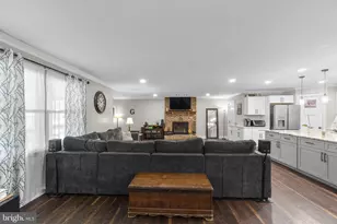 6421 Locust Ln, Sykesville, MD 21784 - Photo 7