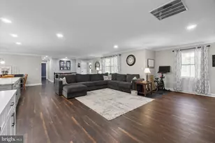 6421 Locust Ln, Sykesville, MD 21784 - Photo 9