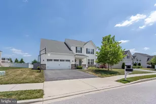 810 Amherst Ln, Westminster, MD 21158 - Photo 3