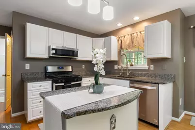 7424 Brandenburg Circle, Sykesville, MD 21784 - Photo 11