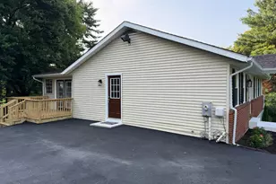 5609 Elele Ct, Sykesville, MD 21784 - Photo 3