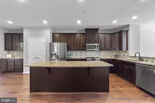 938 Magnolia Blossom Ct, Sykesville, MD 21784 - Photo 5