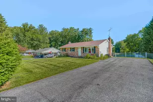 1520 Woodridge Ln, Sykesville, MD 21784 - Photo 3