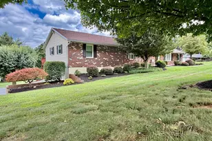 5201 Gate House Ct, Sykesville, MD 21784 - Photo 3