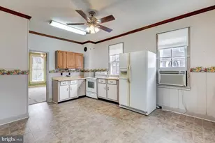 22 Middle St, Taneytown, MD 21787 - Photo 11