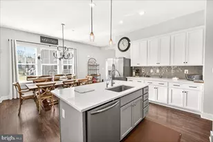 2896 Town View Cir, New Windsor, MD 21776 - Photo 19