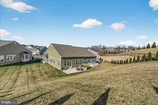 2896 Town View Cir, New Windsor, MD 21776 - Photo 7