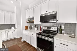 2896 Town View Cir, New Windsor, MD 21776 - Photo 19