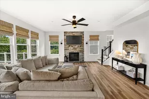 2728 Town View Cir, New Windsor, MD 21776 - Photo 17