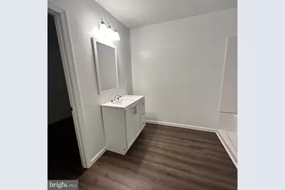 300 Collins Avenue #4, Hurlock, MD 21643 - Photo 11